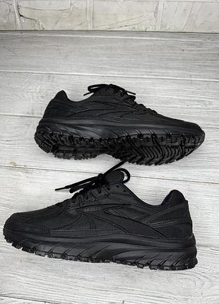 Классные черные кожаные кроссовки brooks zeal walker 4
