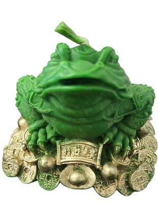 Свеча денежная лягушка на монетах зеленая
