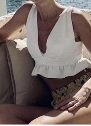 Білий топ з платної тканини