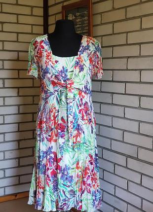 Платье east легкое плиссе 18 р-ру.