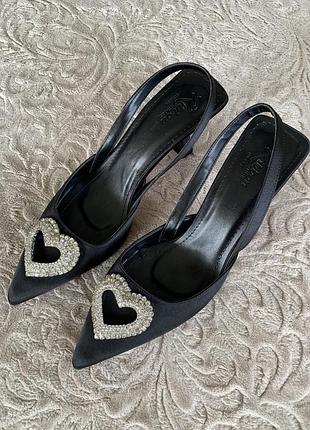 Жіночі туфлі