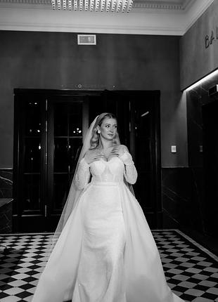 Весільна сукня рибкою з шлейфом