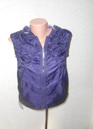 Крута жилетка nike , оригінал, р. s (р,8-10), зроблена у в'єтнамі