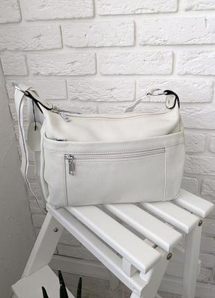 Очень стильная женская кожаная сумка кроссбоди (цвет слоновая кость)