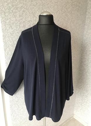 Чудесный, женский кардиган на запах, средней тёплости.