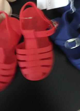 Босоніжки , сандалі 2