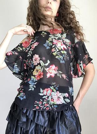 Шифонова футболка жіноча на літо в квіти чорна футболочка прозора