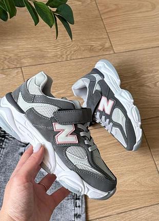 Кроссовки для девушек и взрослых