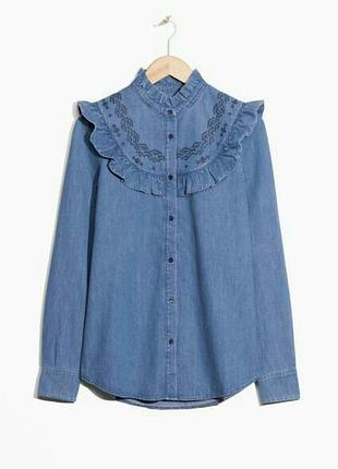 Вываренная джинсовая рубашка с рюшами