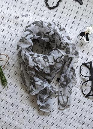 Легкий шарф