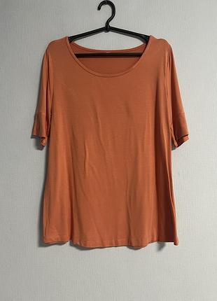 Футболка жіноча