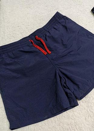 Подростковые  шорты на мембране  размер s , guess