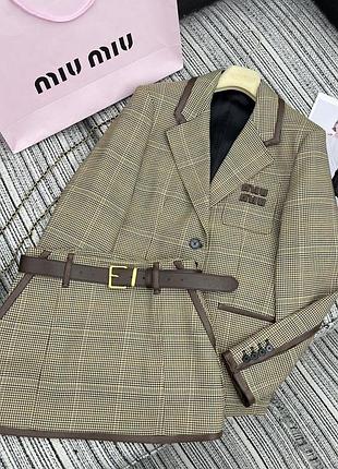 Жіночий костюм двійка з жакетом та спідницею