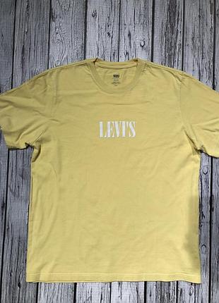 Класнюча чоловіча футболка "levi`s".