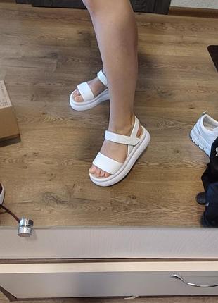 Сандалии женские в идеальном состоянии vitto rossi