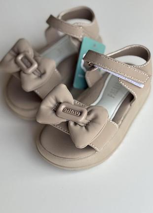 Босоніжки дитячі