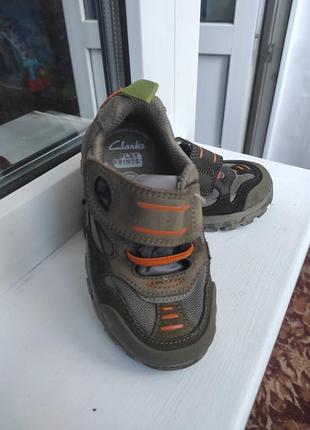 Детские кроссовки clarks