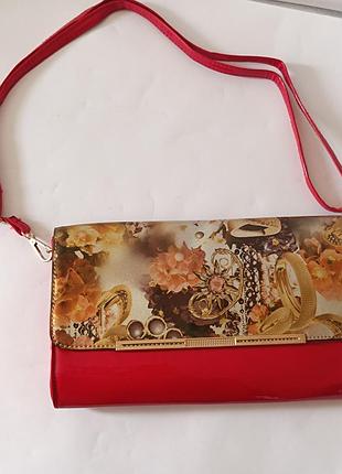 Сумочка красная лакированная клатч