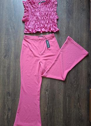 Яскравий рожевий комплект: топ zara + штани