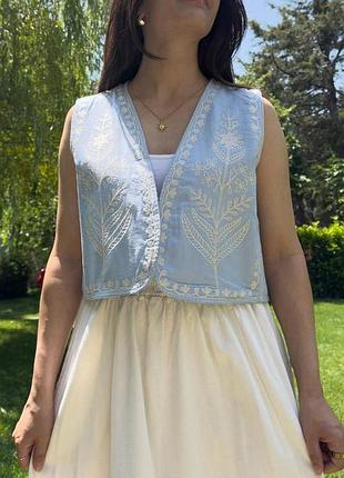 Колоритный жилет вышиванка, украинская накидка вышиванка, этатно жилет с вышивкой