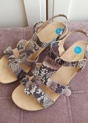 Босоножки новые, фирменные vionic р.41