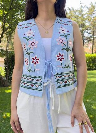 Колоритный жилет с вышивкой, украинская накидка вышиванка, этатно жилет с вышивкой