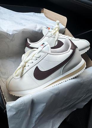 Жіночі кросівки nike cortez white/brown