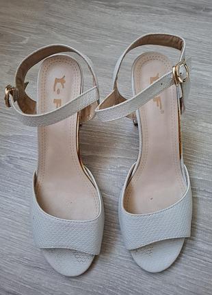 Босоножки женские l&f
