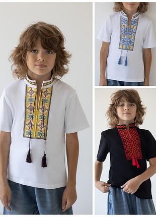 Біла вишиванка з коротким рукавом, белая вышиванка для мальчика, трикотажна сорока з коротким рукавом, футболка з вишивкою, чорна вишиванка