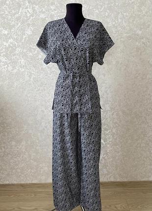 Брючный  костюм из софта