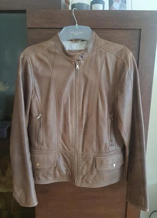 Куртка кожаная massimo dutti, размер м, б/в красивом состоянии, карамельно-рыжого цвета.