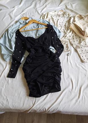 Чорна сукня з рукавами сіткою та бусинами