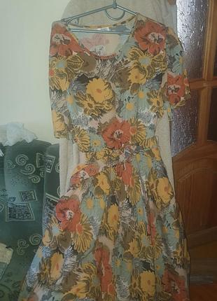 Летнее натуральное платье с коротким рукавом,с поясом,120см длина,41см по талии, 46см в плечах,57см в груди, низ расклешенный