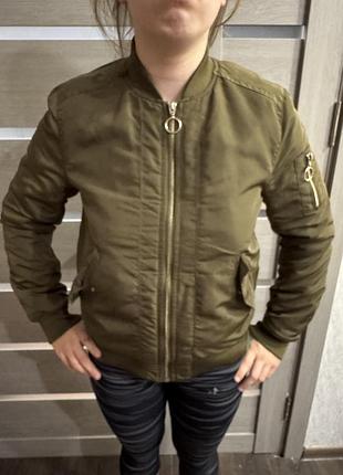 Курточка бомбер