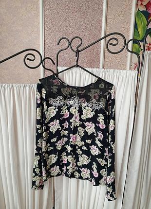 Красива блуза в квітковий принт з вишивкою river island.