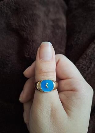 Каблочка с луной,бижутерия золотого цвета,размер 17