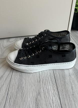 Оригінальні кеди givenchy