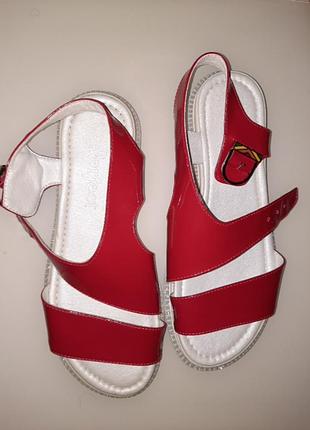 Босоножки женские