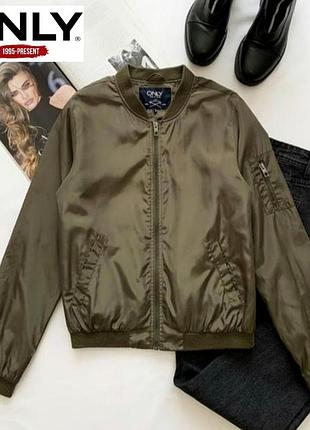 Куртка ветровка