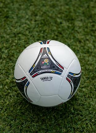 Футбольний мʼяч adidas euro 2012 ua