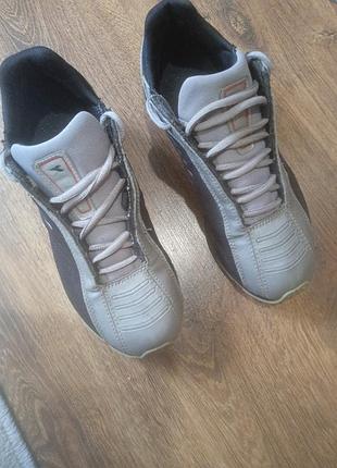 Продам женские кроссовки бренда diadora