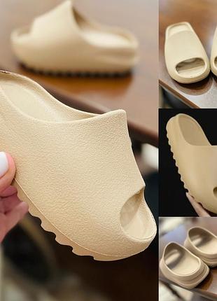 Шлепанці унісекс