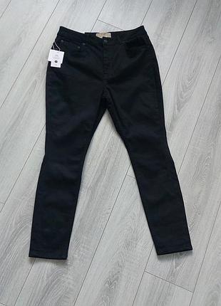 Жіночі чорні джинси