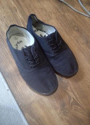 Продам чоловічі кеди бренду tu