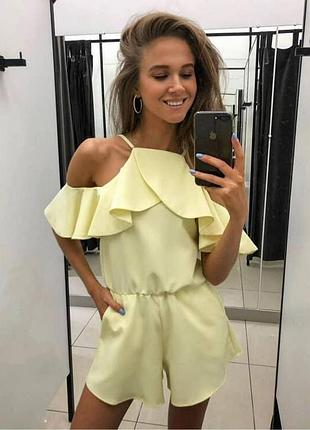Нежный летний комбинезон с рюшами