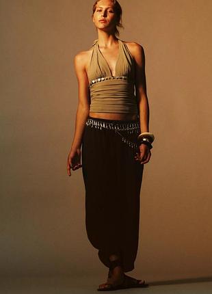 Топ с воротником хальтер и бисером