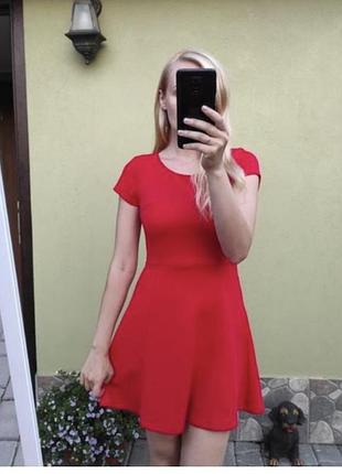 Ідеальне червоне міні плаття