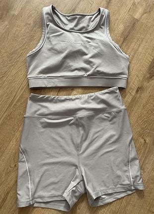 Спортивний костюм