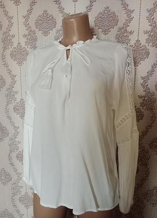 Летняя блуза с вышивкой перфорацией