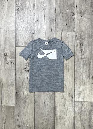 Nike футболка 137-147 см подростковая спортивная серая с принтом